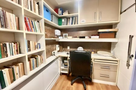 Apartamento à venda com 230m², 4 quartos e 2 vagasEscritorio