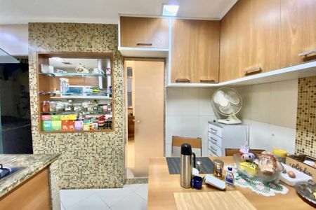 Apartamento à venda com 230m², 4 quartos e 2 vagasCozinha