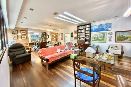 Apartamento à venda com 230m², 4 quartos e 2 vagasSala