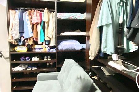 Apartamento à venda com 230m², 4 quartos e 2 vagasCloset suíte 3
