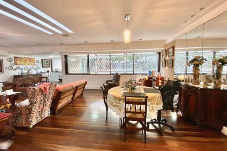 Apartamento à venda com 230m², 4 quartos e 2 vagasSala