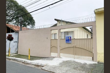 Casa para alugar com 180m², 2 quartos e 4 vagasFachada