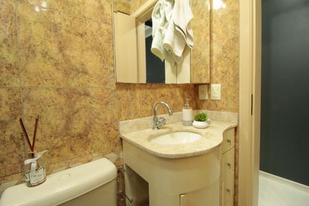 Apartamento à venda com 52m², 2 quartos e 1 vaga Apartamento à venda com 52m², 2 quartos e 1 vagaBanheiro