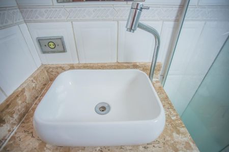 Casa à venda com 180m², 3 quartos e 1 vagaBanheiro Suíte 2