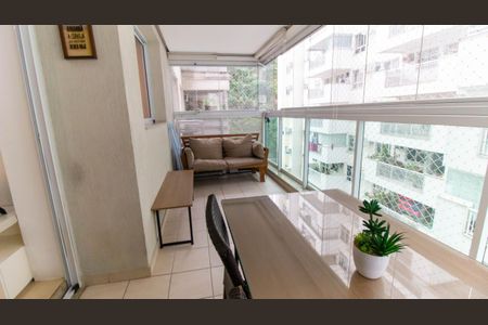 Apartamento à venda com 90m², 2 quartos e 1 vagaVaranda da Sala