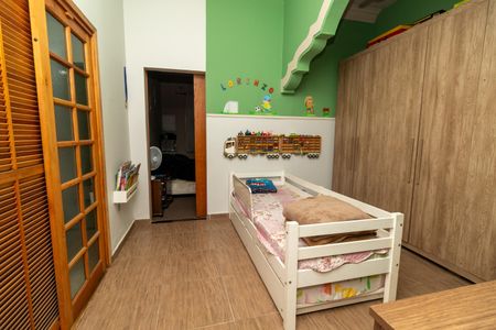 Casa à venda com 965m², 4 quartos e 4 vagasCasa 2 - Quarto 1