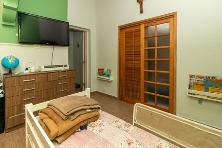 Casa à venda com 965m², 4 quartos e 4 vagasCasa 2 - Quarto 1