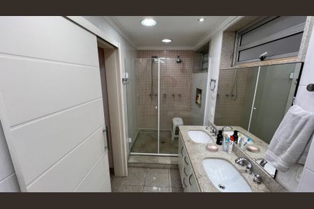 Apartamento à venda com 290m², 3 quartos e 2 vagasBanheiro da Suíte 3