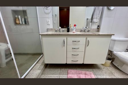 Apartamento à venda com 290m², 3 quartos e 2 vagasBanheiro da Suíte 3