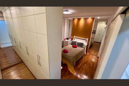 Apartamento à venda com 290m², 3 quartos e 2 vagasSuíte 2