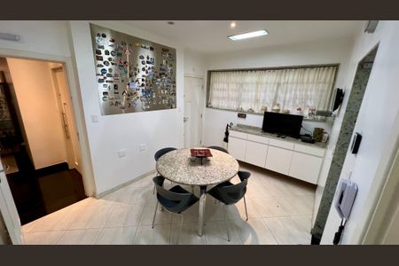 Apartamento à venda com 290m², 3 quartos e 2 vagasCopa