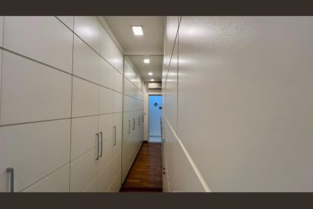 Apartamento à venda com 290m², 3 quartos e 2 vagasCloset da suíte 2