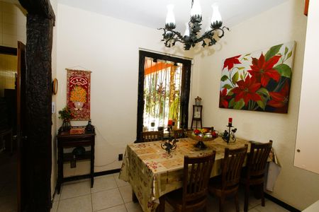 Casa à venda com 340m², 4 quartos e 2 vagasCopa