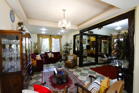 Casa à venda com 340m², 4 quartos e 2 vagasSala