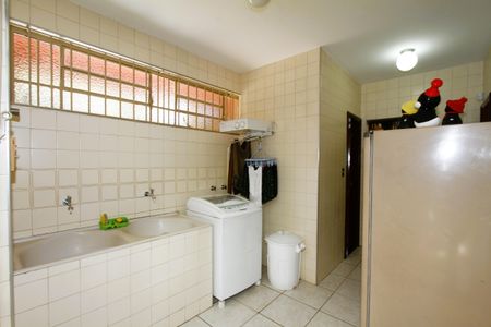 Casa à venda com 340m², 4 quartos e 2 vagasÁrea de Serviço