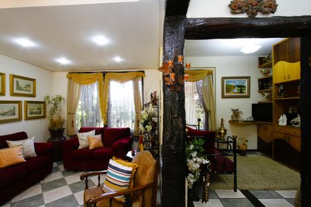 Casa à venda com 340m², 4 quartos e 2 vagasSala