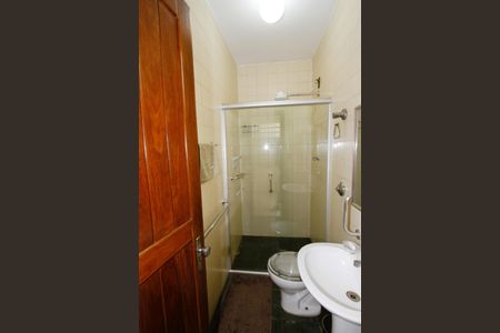 Casa à venda com 340m², 4 quartos e 2 vagasBanheiro de serviço