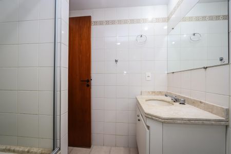 Apartamento à venda com 63m², 2 quartos e 1 vaga Apartamento à venda com 63m², 2 quartos e 1 vagaBanheiro da Suite