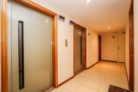 Apartamento à venda com 63m², 2 quartos e 1 vaga Apartamento à venda com 63m², 2 quartos e 1 vagaHall Social