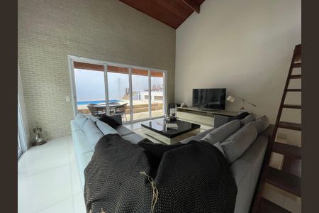Casa à venda com 449m², 3 quartos e 4 vagas Casa à venda com 449m², 3 quartos e 4 vagasSala