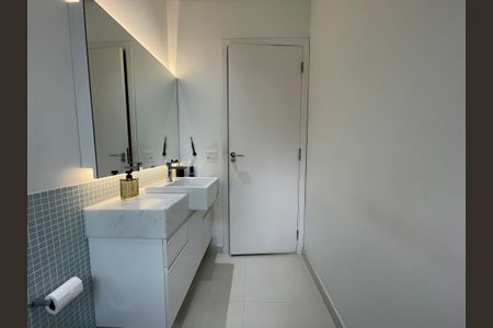 Casa à venda com 449m², 3 quartos e 4 vagas Casa à venda com 449m², 3 quartos e 4 vagasBanheiro 2