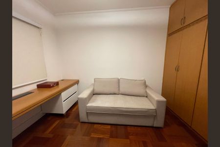 Casa à venda com 449m², 3 quartos e 4 vagas Casa à venda com 449m², 3 quartos e 4 vagasQuarto 1