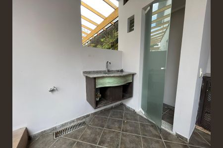 Casa à venda com 449m², 3 quartos e 4 vagas Casa à venda com 449m², 3 quartos e 4 vagasLavabo área gourmet