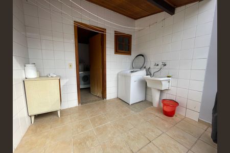 Casa à venda com 449m², 3 quartos e 4 vagas Casa à venda com 449m², 3 quartos e 4 vagasÁrea de Serviço