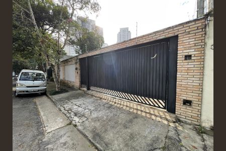Casa à venda com 449m², 3 quartos e 4 vagas Casa à venda com 449m², 3 quartos e 4 vagasFachada