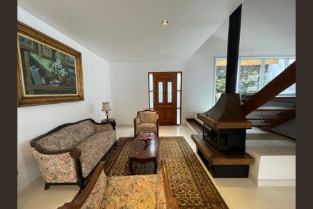 Casa à venda com 449m², 3 quartos e 4 vagas Casa à venda com 449m², 3 quartos e 4 vagasSala