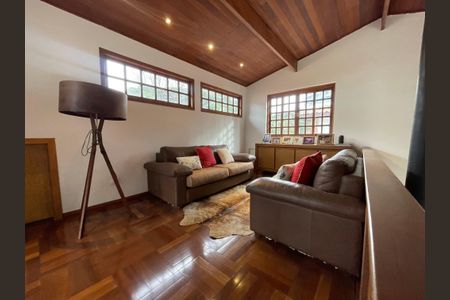 Casa à venda com 449m², 3 quartos e 4 vagas Casa à venda com 449m², 3 quartos e 4 vagasSala de Estar