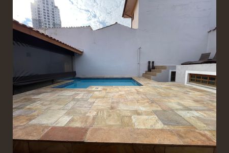 Casa à venda com 449m², 3 quartos e 4 vagas Casa à venda com 449m², 3 quartos e 4 vagasPiscina