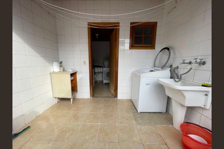 Casa à venda com 449m², 3 quartos e 4 vagas Casa à venda com 449m², 3 quartos e 4 vagasÁrea de Serviço