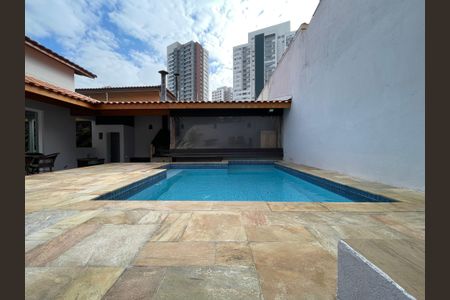 Casa à venda com 449m², 3 quartos e 4 vagas Casa à venda com 449m², 3 quartos e 4 vagasPiscina
