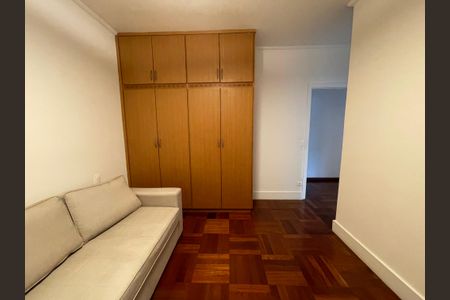 Casa à venda com 449m², 3 quartos e 4 vagas Casa à venda com 449m², 3 quartos e 4 vagasQuarto 1