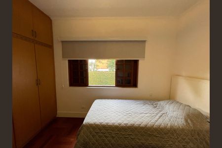 Casa à venda com 449m², 3 quartos e 4 vagas Casa à venda com 449m², 3 quartos e 4 vagasQuarto 2