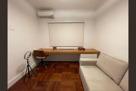 Casa à venda com 449m², 3 quartos e 4 vagas Casa à venda com 449m², 3 quartos e 4 vagasQuarto 1