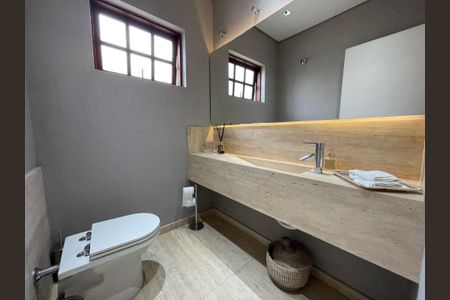 Casa à venda com 449m², 3 quartos e 4 vagas Casa à venda com 449m², 3 quartos e 4 vagasLavabo