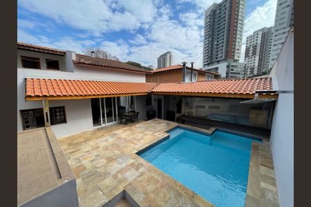 Casa à venda com 449m², 3 quartos e 4 vagas Casa à venda com 449m², 3 quartos e 4 vagasPiscina