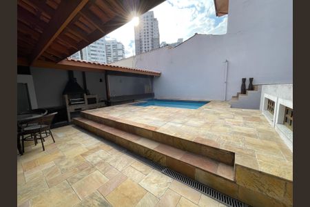 Casa à venda com 449m², 3 quartos e 4 vagas Casa à venda com 449m², 3 quartos e 4 vagasPiscina