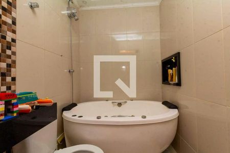 Casa à venda com 210m², 3 quartos e 2 vagasBanheiro da Suíte 2