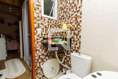 Casa à venda com 210m², 3 quartos e 2 vagasBanheiro da Suíte 2