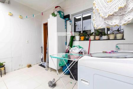 Casa à venda com 210m², 3 quartos e 2 vagasÁrea de Serviço