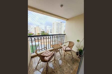 Apartamento à venda com 70m², 3 quartos e 1 vaga Apartamento à venda com 70m², 3 quartos e 1 vagaVaranda