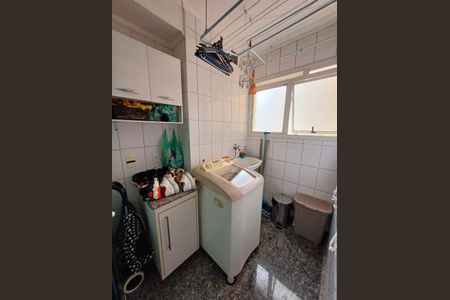 Apartamento à venda com 70m², 3 quartos e 1 vaga Apartamento à venda com 70m², 3 quartos e 1 vagaLavabo