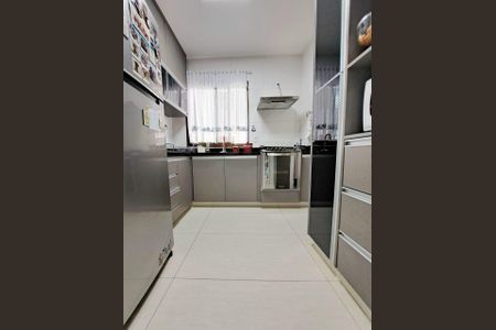 Apartamento à venda com 80m², 3 quartos e 2 vagasCozinha