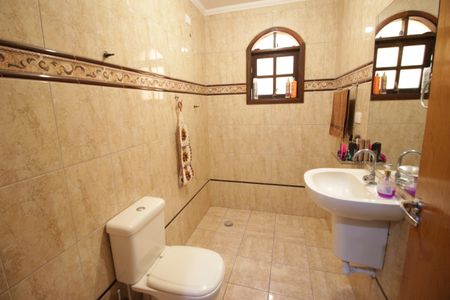 Casa à venda com 156m², 3 quartos e 1 vagaBanheiro 2