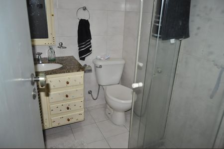 Casa à venda com 206m², 4 quartos e 4 vagasBanheiro