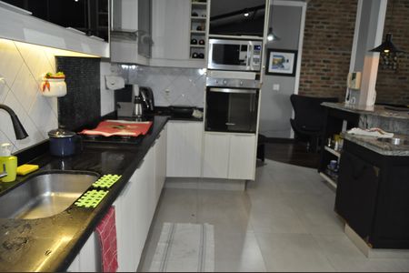 Casa à venda com 206m², 4 quartos e 4 vagasCozinha