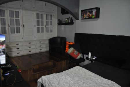 Casa à venda com 206m², 4 quartos e 4 vagasQuarto 2